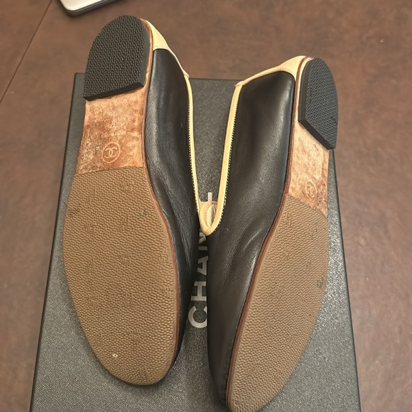 Authentic Chanel loafers - Picture 3 of 4
